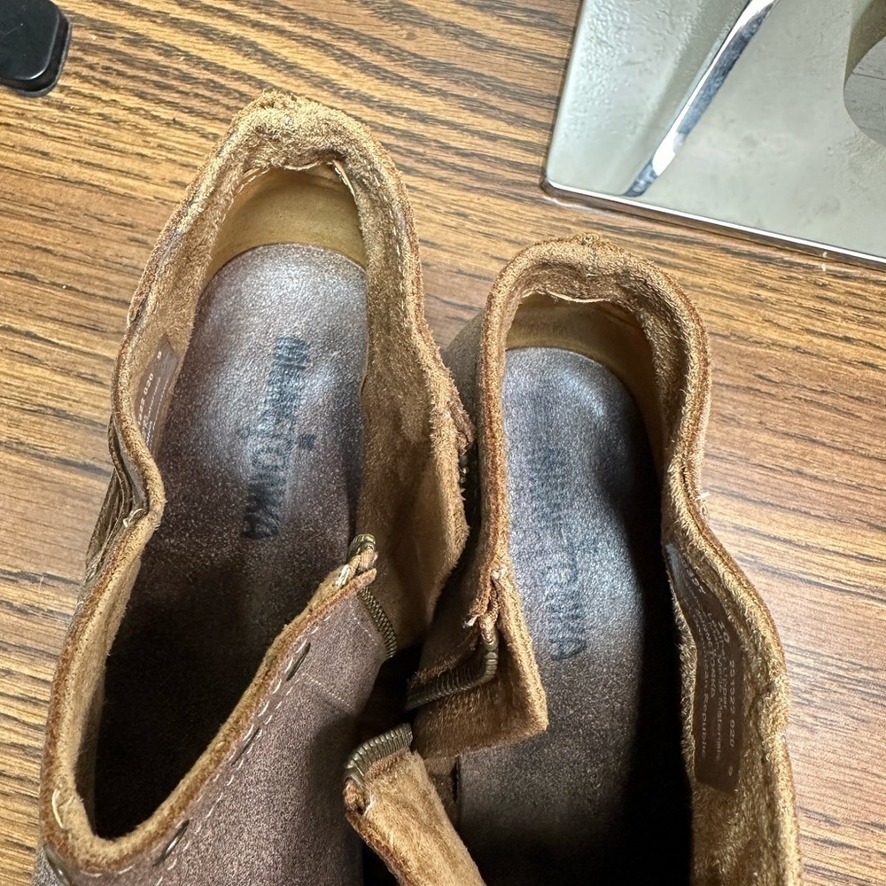EUC Minnetonka Brenna Tan Suede Ankle Booties Size‎ 10 - Picture 10 of 13